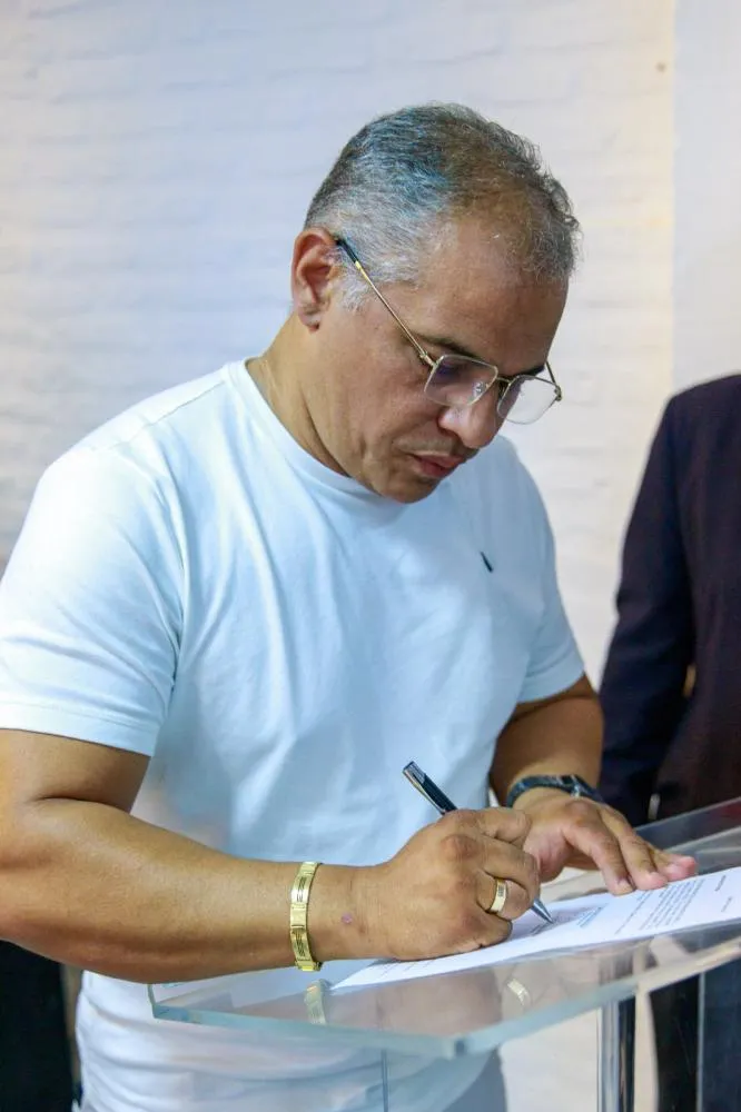 Prefeito Evilásio autoriza construção de Espaço Esportivo Comunitário em Intermares